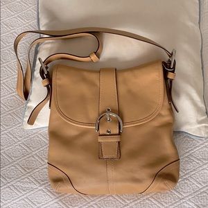 Coach crossbody shoulder bag tan great condition